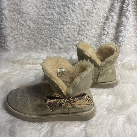 Ugg Mini Sequin Bow Bootie Gold Leather wool lining size10 - Picture 3 of 10